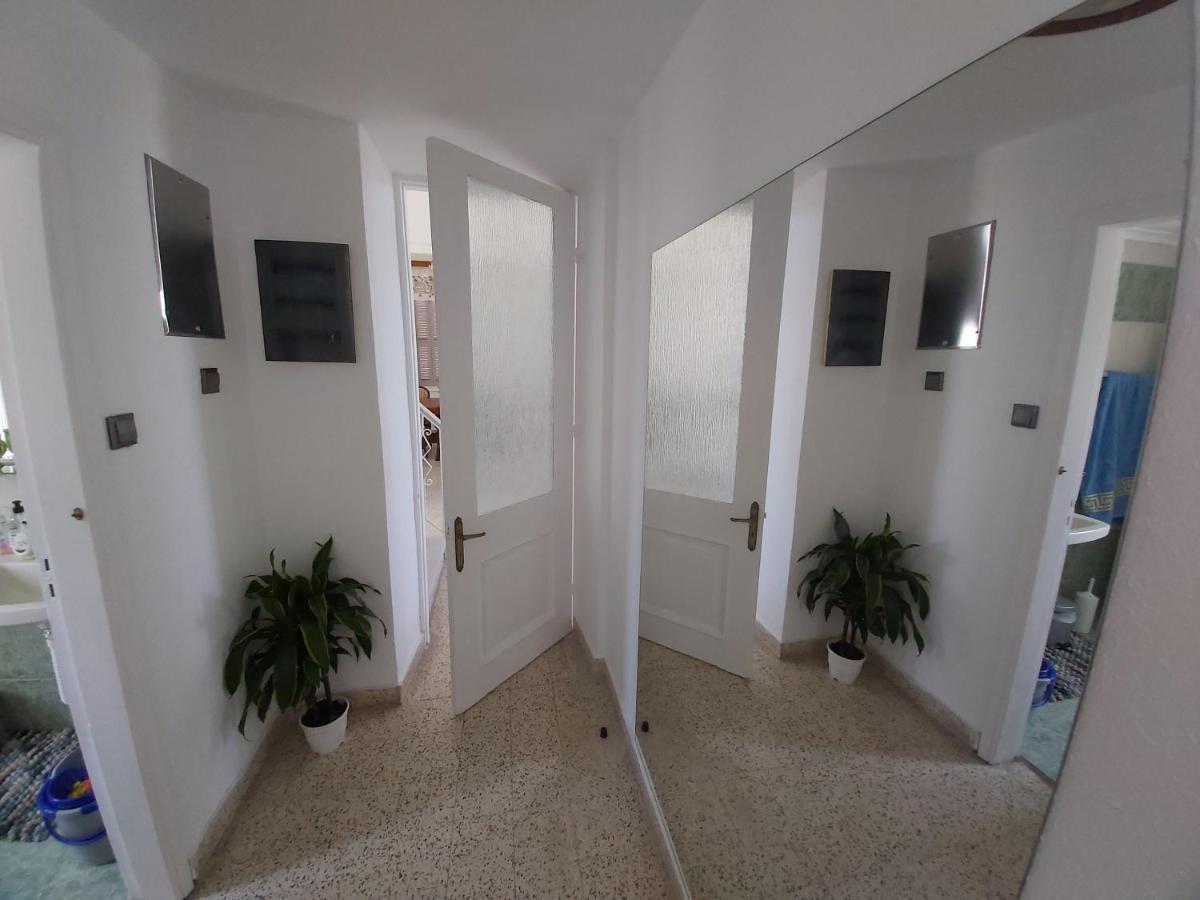 Tower Traditional Pool Villa เกรมาสตี ภายนอก รูปภาพ