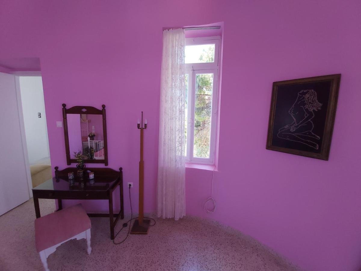 Tower Traditional Pool Villa เกรมาสตี ภายนอก รูปภาพ